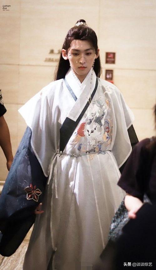 娱乐吃瓜君肖战王一博,娱乐圈的“瓜王”对决，谁才是真正的吃瓜达人？